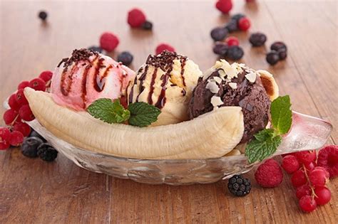 Banana Split Anyone 10 Yummy Topping Combos For Your Sweet Tooth Self