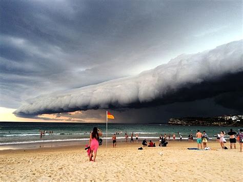Spectacular Tsunami Of Cloud Rolls Across Sydney Daily Telegraph