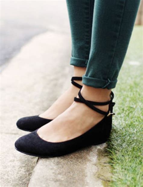 Cute Black Ballet Flats With Ankle Straps In Combination With Trousers Omg Shoes Pinterest