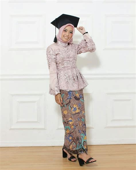 Kebaya wisuda kebaya modern gaun brokat gaun dress longdress maxi. 43+ Model Kebaya Wisuda Modern 2019 (Simpel & Elegan) Terbaru