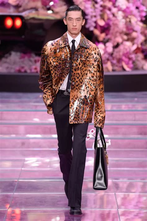 Versace Spring 2020 Menswear Fashion Show Men Fashion Show Menswear