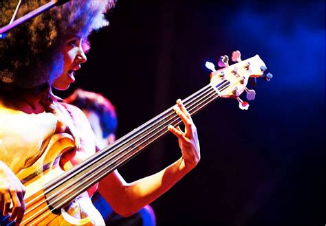 Bass Of The Week Esperanza Spalding’s South Paw Fretless 5 String No Treble