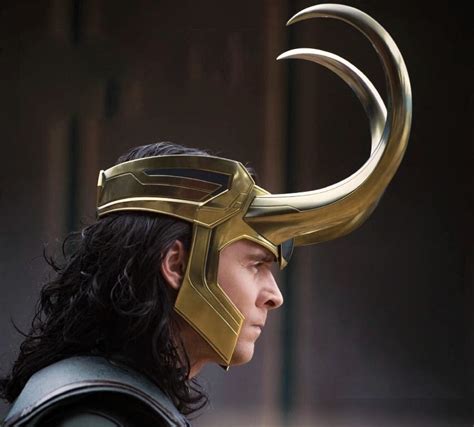 Loki 23 Details That Change Everything Fandomwire Lokis Costumes