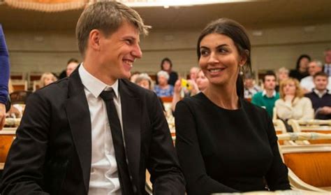 Стало известно о пагубной страсти алисы аршавиной. 5 звездных пар, «выживших» после измены | Интересные факты