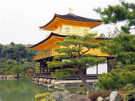 Der kaiserpalast von tokio ist die heimat des japanischen kaisers und beherbergt das oder kombinieren sie einen besuch des kaiserpalastes mit anderen sehenswürdigkeiten in tokio, wie. Kyoto City Guide: Sehenswürdigkeiten & Tipps | THE TRAVELOGUE