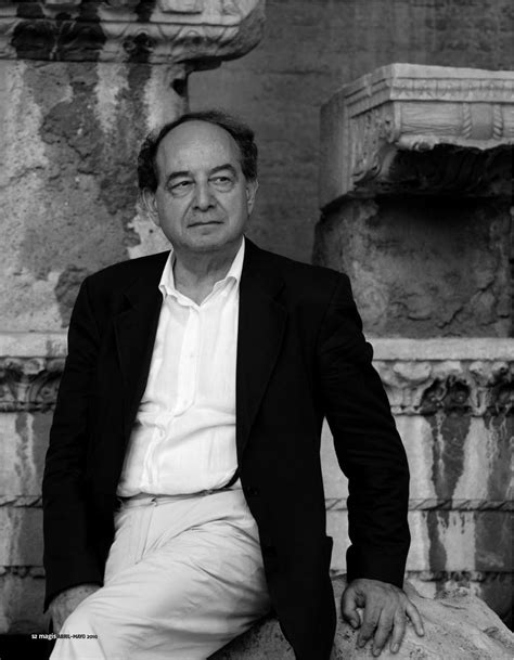 Roberto calasso est un écrivain et éditeur italien. LA FAMA FATAL: Roberto Calasso: el anfitrión de los dioses