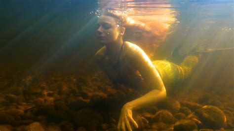 Mermaid Swims In Dark Ghostly Waters Of Chocorua Mernation Mermaid Tail New England Waters