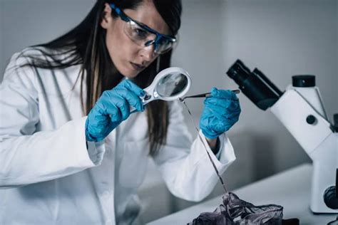 Forensic Science Lab Forensic Scientist Examining Gun Evidences — Stock