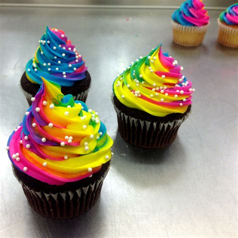 Rainbow Cupcakes Via Me Neon Cakes Cupcake Cakes Rainbow Cupcakes