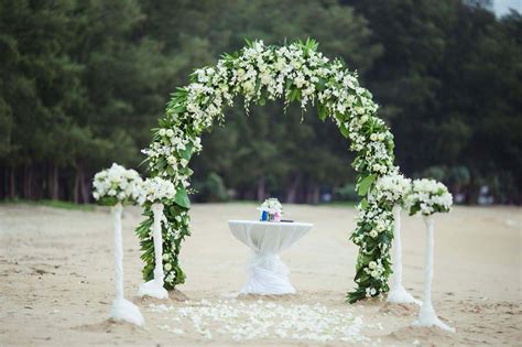 7 Floral Arch Design Ideas To Make Your Wedding Day More
