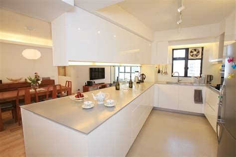 The kitchen cabinets hong kong are easy to clean and maintain their lustrous looks so that the kitchen sustains a welcoming and homely feel. Hong Kong Interior Design Tips & Ideas | Clifton Leung: Timeless elegance: white kitchen ideas ...