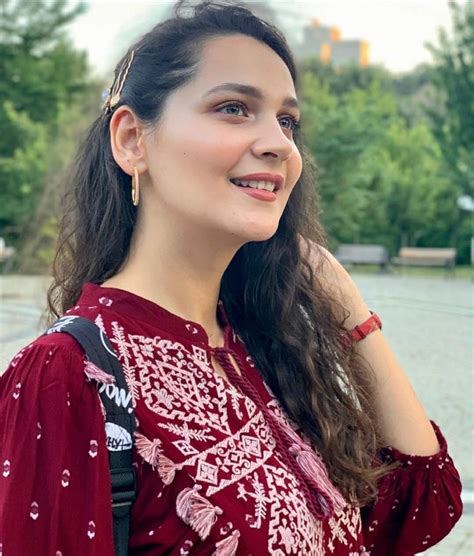 Gönül dağı dizisinde dilek karakterini canlandıran gülsim ali i̇lhan kimdir nereli? Gülsim Ali 🥰 in 2020 | Beauty girl, Turkish fashion ...