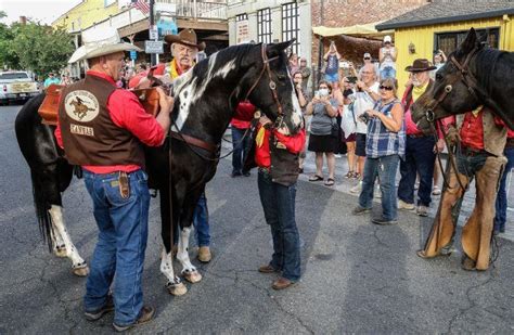 Pony Express Brings History To Life Draws Crowd To Historic Folsom