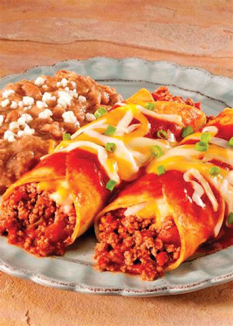 It's made with layers of tortillas, ground beef, cheese, and peppers. Beef Enchiladas Rancheras | Recipe in 2020 | Mexican food ...