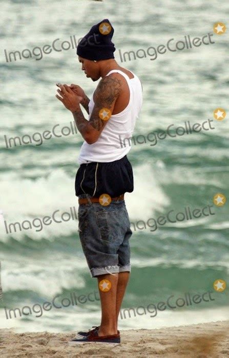 Celeb Saggers Chris Brown Sagging Low In Shorts
