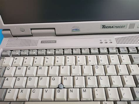 Vintage Toshiba Tecra 750cdt Pentium Laptop Computer Retro Powers On