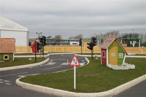 Bluecoat jake and bluecoat matey dancing. Prestatyn Sands Holiday Park (Pontins ) - Campsite Finder ...