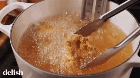 So…what is a deep fryer, and how does deep frying work? 5 Cara Masak Ini Paling Berbahaya untuk Kesehatan ...