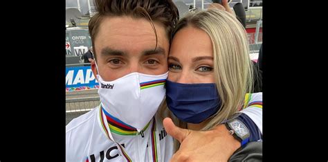 Rousse married fellow racing cyclist and tour de france stage winner tony gallopin in october 2014. Julian Alaphilippe champion du monde sensationnel, Marion Rousse craque - Purepeople
