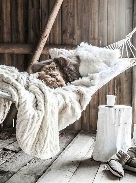 18 Ways To Bring The Cozy Pinterest Hygge Trend Into Your Home This