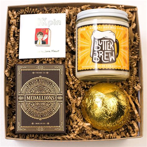 The boxes are all themed, and some past boxes have been designed to feature potterverse creatures and plants, spells, enchantments, and even a hogwarts. Harry Potter Gift Boxes For Your Bridesmaids | Harry ...