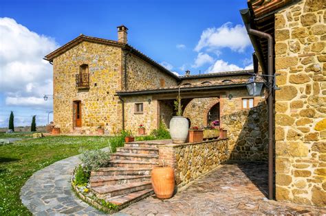 5 Home Exterior Ideas With The Combination Of Rustic Stone And