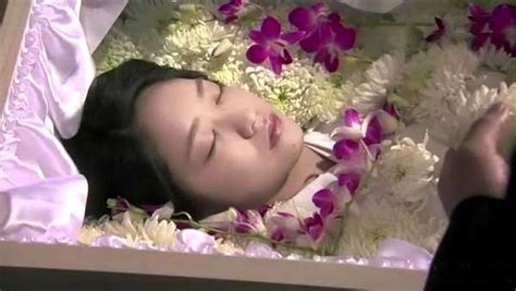 29 photos of celebrities in their coffins. Beautiful Girls in Their Coffins - Section 4