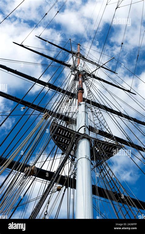Old Sailing Ship Mast Equipment Stock Photo Alamy