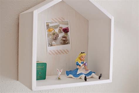 Check spelling or type a new query. La chica de la casa de caramelo: La habitación de Miranda