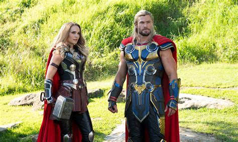 Mcu Thor And Mighty Thor Vs Malekith And Kurse Battles Comic Vine