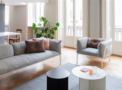minimalist modern high ceiling living room living room  design