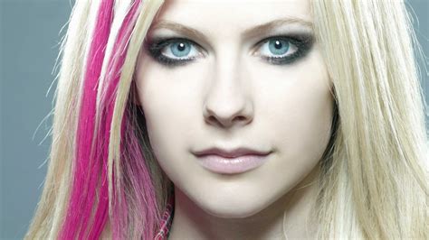 Avril Lavigne Blonde Blue Eyes Face Hd Wallpaper Rare Gallery