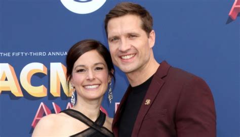 Walker Hayes Cancels Cmt Awards Appearance After Newborn Daughter Dies 1069 Fm The Ranch