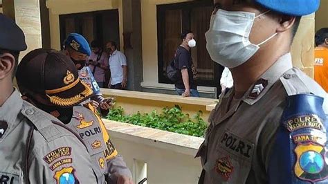Rekonstruksi Kasus Pembunuhan Cewek Bandung Di Hotel Lotus Kediri
