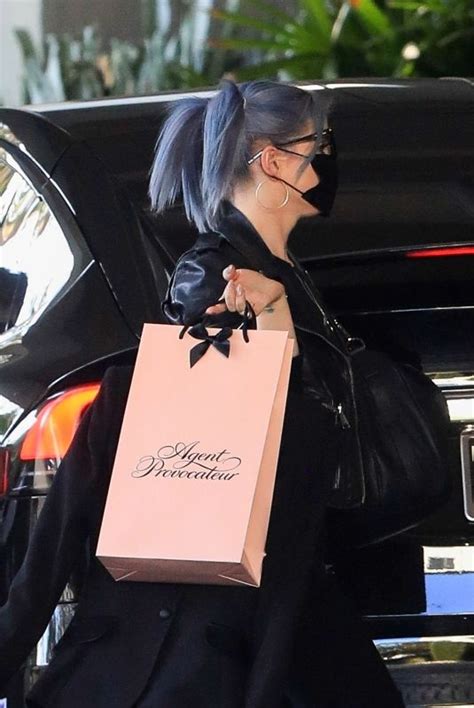 Check out my new podcast the kelly osbourne and jeff beacher show!!! Kelly Osbourne - HawtCelebs