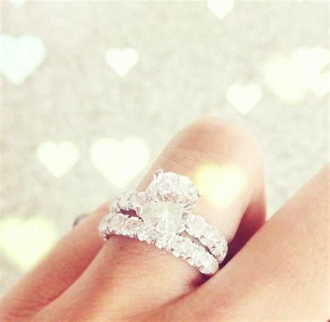 9 Fashion Bloggers With The Prettiest Engagement Rings Unique