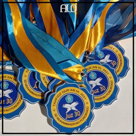 Jual Medali Akrilikgordon Wisuda Resin Free Desain Shopee Indonesia