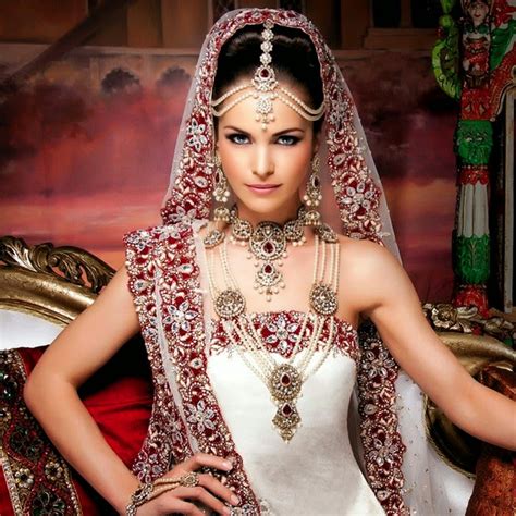 Dynamic Views Beautiful Indian Bridal Jewellery Set For