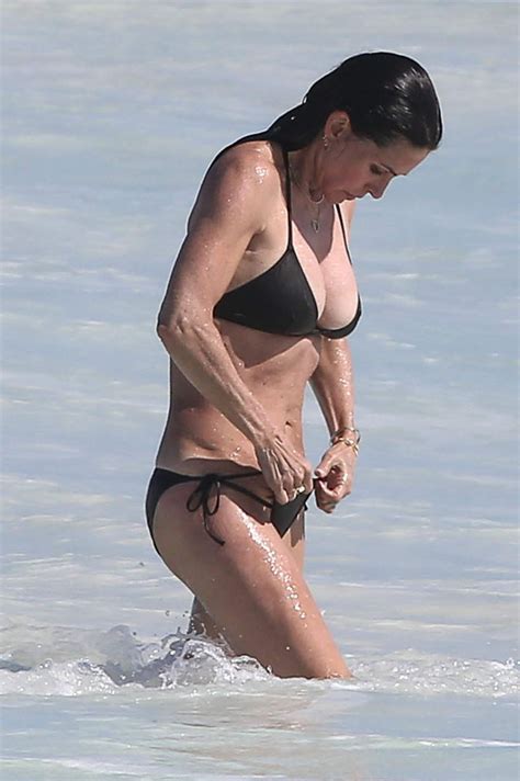Courteney Cox In Bikini On The Beach In Bahamas Hawtcelebs 64090 The