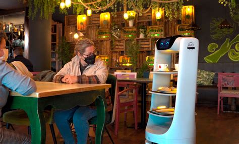 Así Funciona El Robot Camarero Para Hostelería Optimiza Tareas Y Apoya