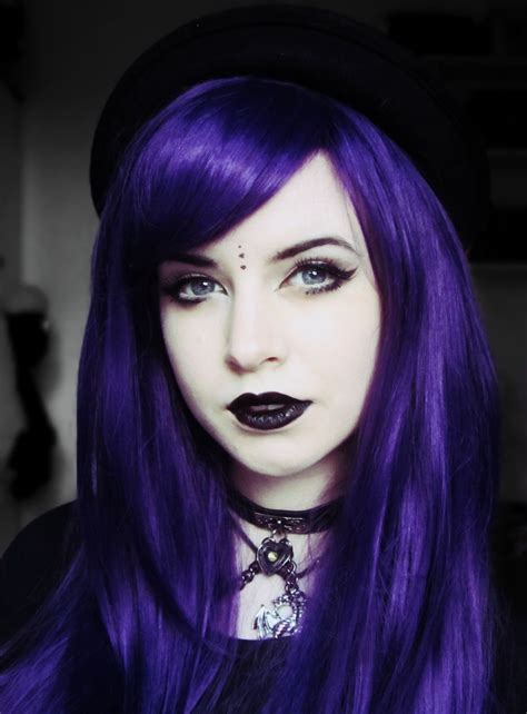Bright Purple Hair Dyed Coloured Gothic Hairstyles Violet Hair Hair Beauty