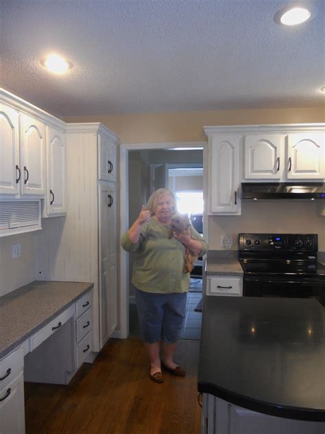 Stephon Beachside Cottage Painted Kitchen Cabinets White With Glaze