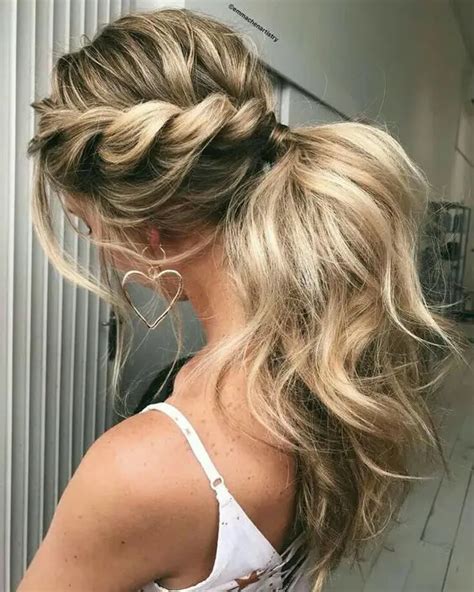 25 Chic Bridesmaid Hairstyles For Long Hair Weddingomania
