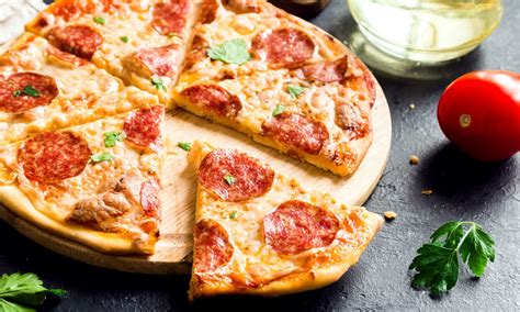 15 Most Popular Pizza Toppings In The Usa
