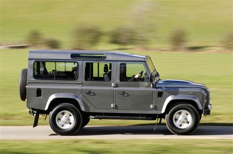 Land Rover Presents The 2011 Defender Range Autoevolution