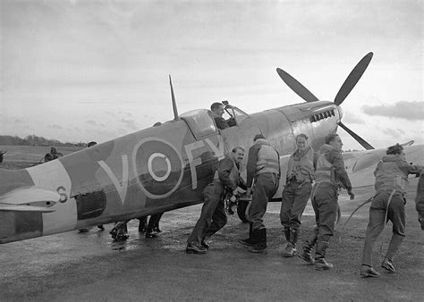 Photo Spitfire Mk Ixb Fighter Of 611 Squadron Raf Circa 1942 1943