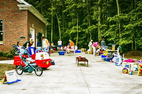5 Websites for Finding a Yard Sale Near You