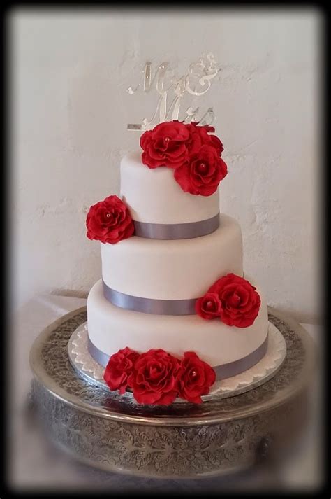 Delana S Cakes Red Roses Wedding Cake
