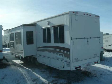2006 Used Alfa Leisure Gold Toyhouse Gthf40ls Fifth Wheel In Wyoming