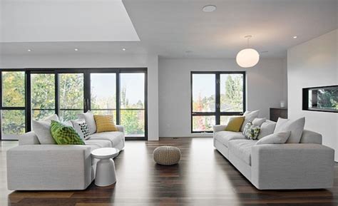 Contemporist.com jika anda ingin menciptakan sebuah ruang keluarga tanpa sofa yang lain daripada yang lain, salah satu cara yang bisa diterapkan adalah menciptakan tempat duduk yang luas di lantai. 41 Gambar Desain Ruang Keluarga Minimalis Sederhana ...